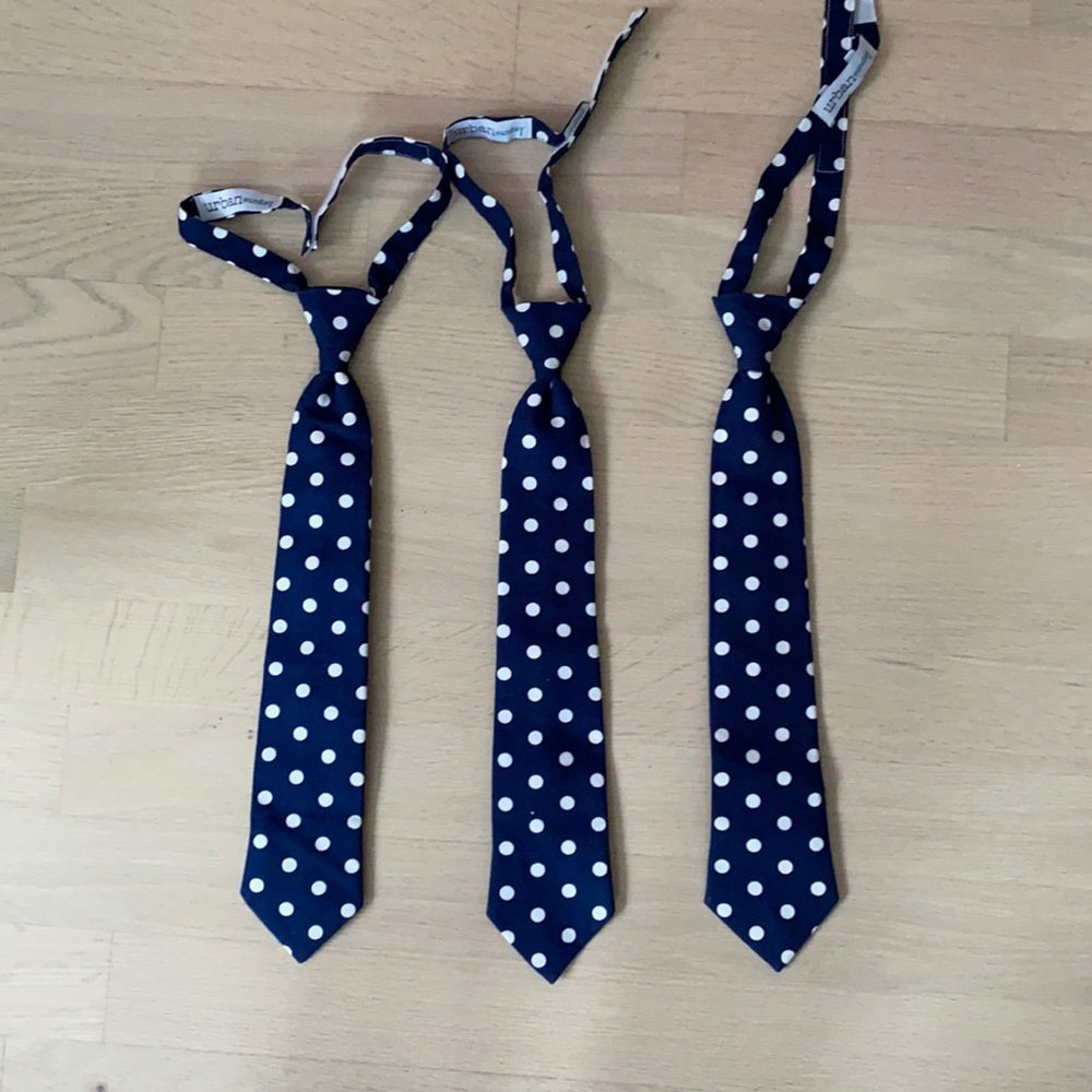 Navy polka dot kid’s tie